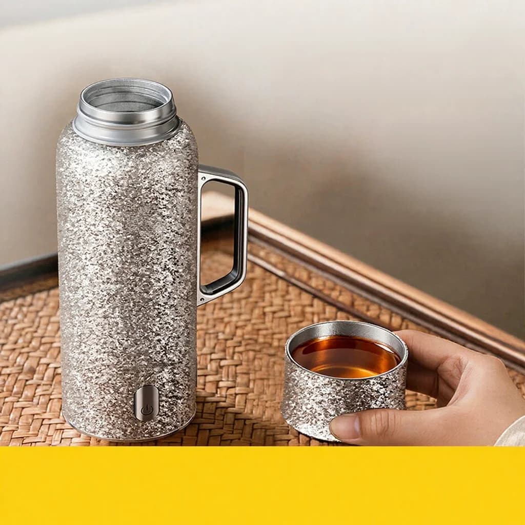Titán fűtött, szigetelt bögre fogantyúval 680ml díszdobozban