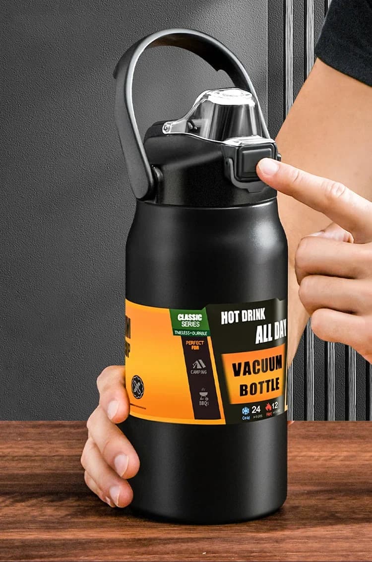 Kültéri termoszpohár szívószállal 0.8-1.5L