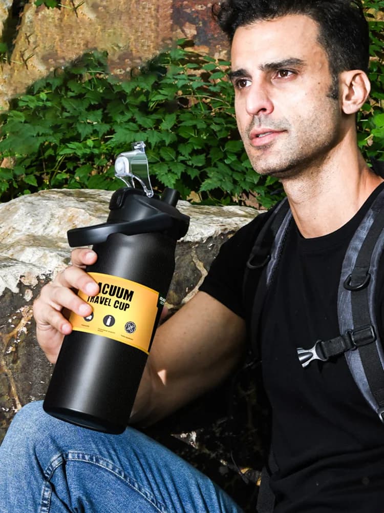 Kültéri termoszpohár szívószállal 0.8-1.5L